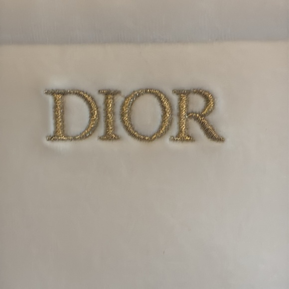 Christian Dior white velvet make up bag/clutch - Picture 2 of 8